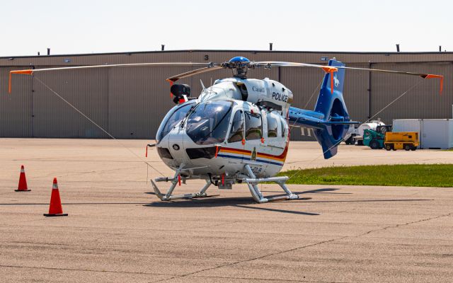 KAWASAKI EC-145 (C-FDJB)