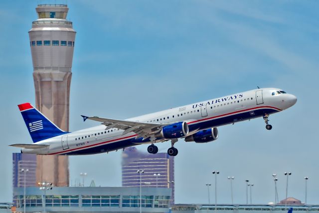 Airbus A321 (N173US) - N173US US Airways 2001 Airbus A321-211 - cn 1481 - Las Vegas - McCarran International Airport (LAS / KLAS)br /USA - Nevada, June 20, 2011br /Photo: Tomás Del Coro