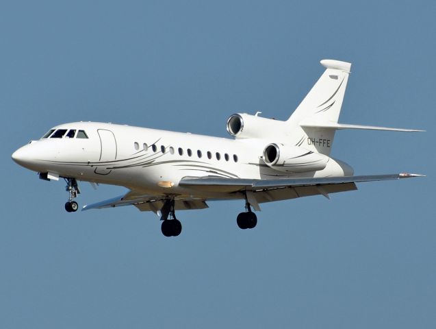 Dassault Falcon 900 (OH-FFE)