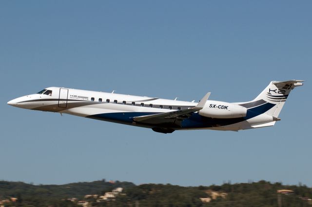 SX-CDK — - SX-CDK in a shallow climb off runway 17 bound for Athens-Venizelos