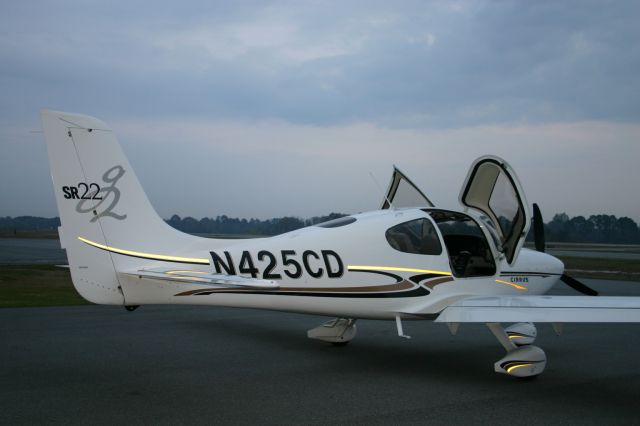 Cirrus SR-22 (N425CD)