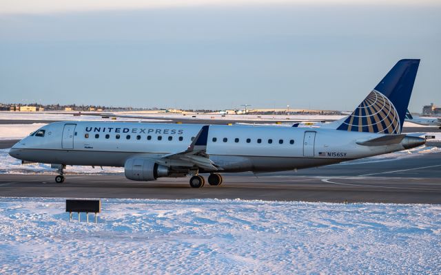 EMBRAER 175 (long wing) (N156SY)