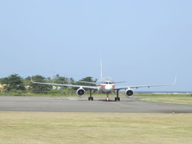 BOEING 767-200 (N677AN)