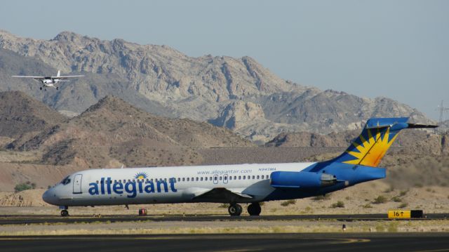 McDonnell Douglas MD-87 (N945MA)