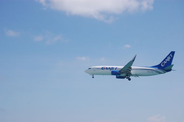 Boeing 737-800 (C-FXGG) - Before touch down in Aruba