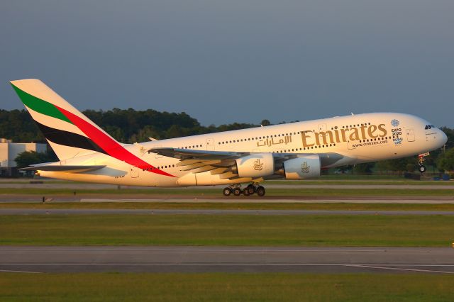 Airbus A380-800 (A6-EOF)