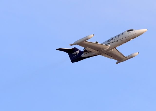 Learjet 35 (N991AL)