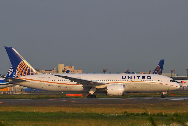 Boeing 787-8 (N27903) - I took this picture on May 30, 2017.