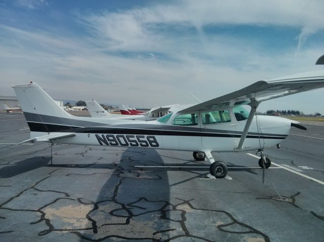 Cessna Skyhawk (N90558)