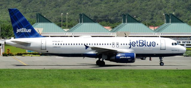 Airbus A320 (N766JB)