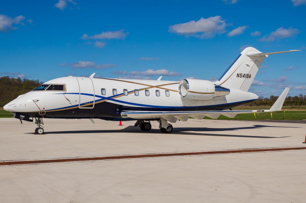 Canadair Challenger (N541BA) - Boeing's Executive CL60 sitting on the ramp at Butler County Regional.