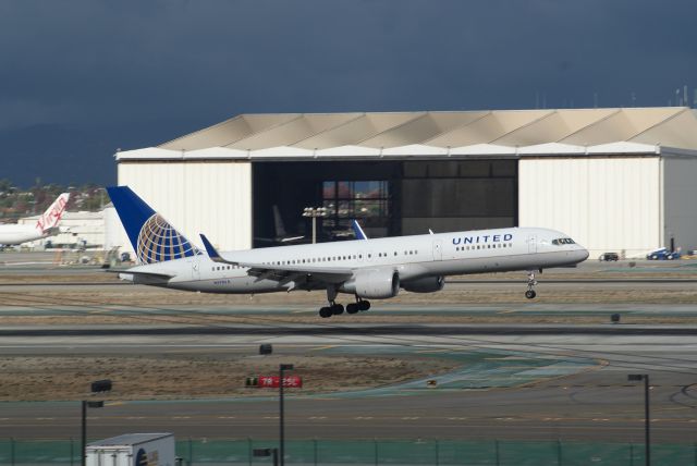 Boeing 757-200 (N598UA) - United Airlines B757-222