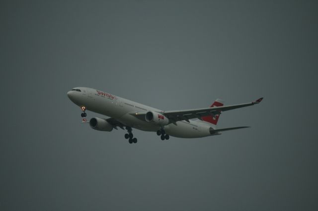 Airbus A330-300 (HB-JHA)