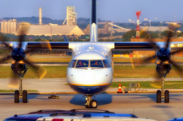 de Havilland Dash 8-400 (N721AL)