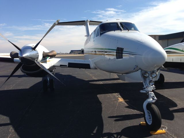 Beechcraft Super King Air 200 (N62FB)