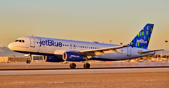 Airbus A320 (N537JT) - N537JT JetBlue Airways 2002 Airbus A320-232 - cn 1785 "Red, White and Blue" - Las Vegas - McCarran International Airport (LAS / KLAS)br /USA - Nevada March 8, 2017br /Photo: Tomás Del Coro