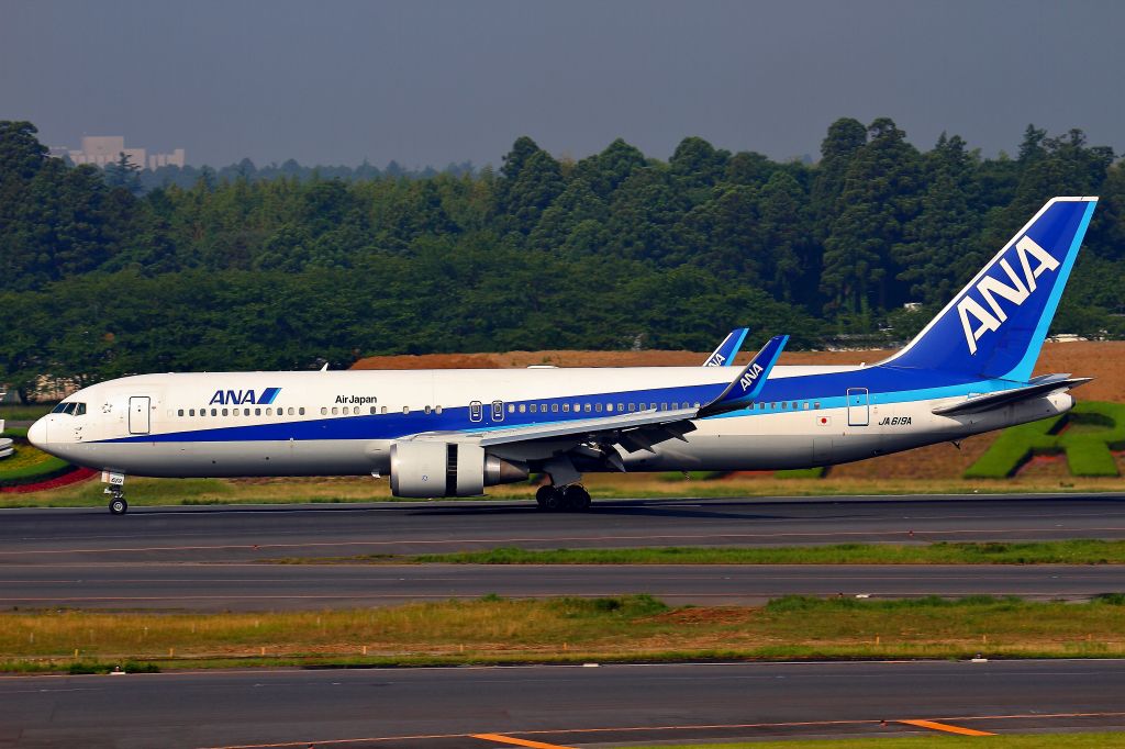 BOEING 767-300 (JA619A)
