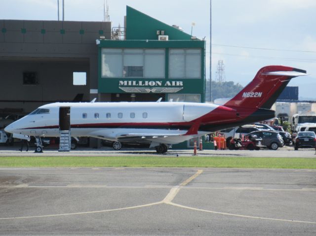 Bombardier Challenger 300 (N622N)