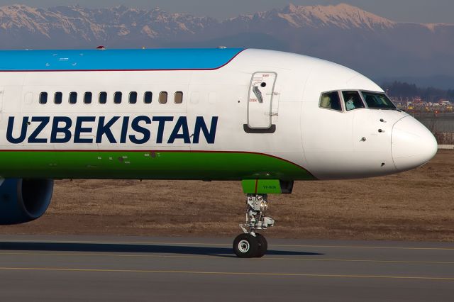 Boeing 757-200 (VP-BUH)