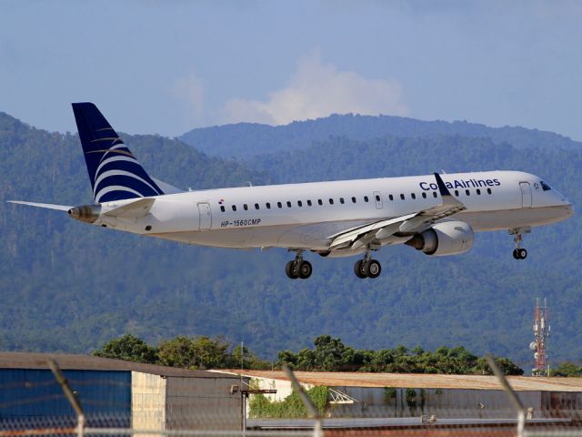 Embraer ERJ-190 (HP-1560CMP)