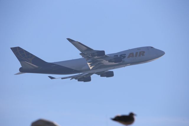 Boeing 747-400 (N446MC)