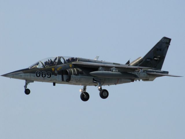 DASSAULT-BREGUET/DORNIER Alpha Jet (C-GLTO)