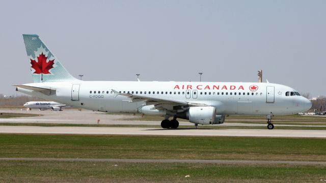 Airbus A320 (C-FDQQ)