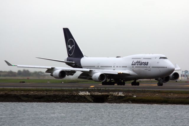 Boeing 747-400 (D-ABVM)