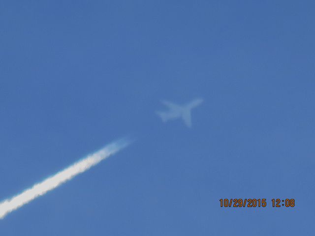 Bombardier Challenger 300 (N228L)