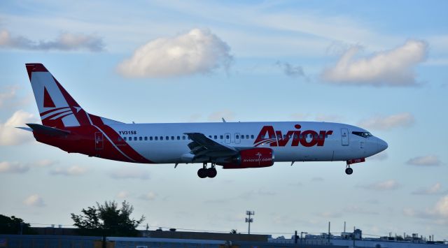 BOEING 737-400 (YV-3158)