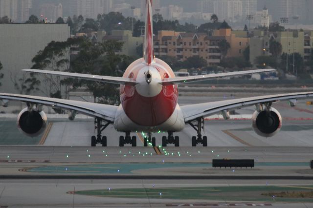 Airbus A380-800 (VH-OQA)