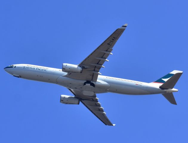 Airbus A330-300 (B-LAX)