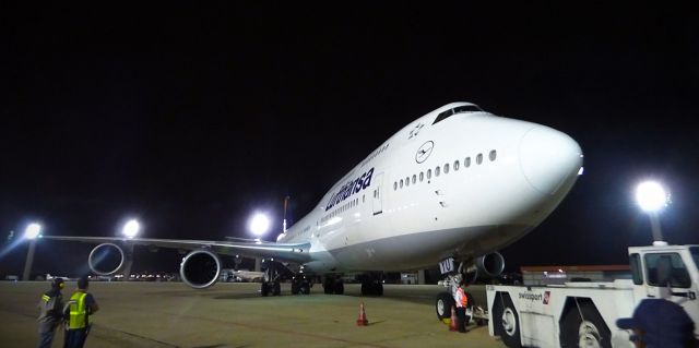 BOEING 747-8 (D-ABYU)