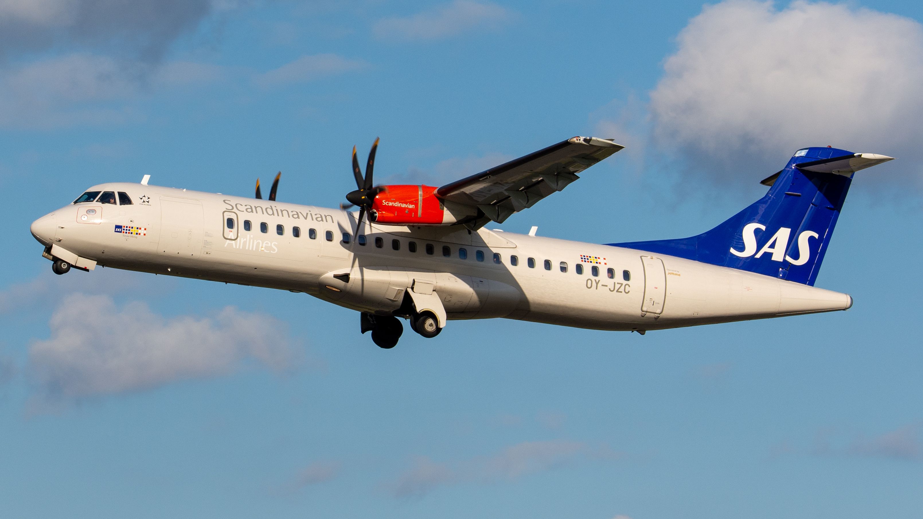 ATR ATR-72 (OY-JZC)