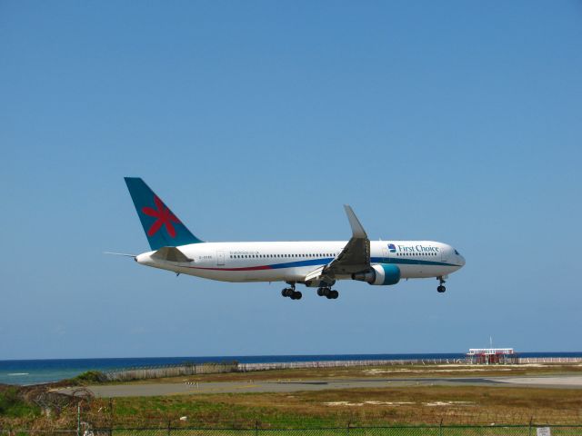 BOEING 767-300 (G00BK)