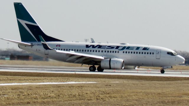 Boeing 737-700 (C-GWJO)