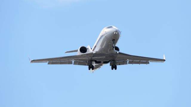 Canadair Challenger (N247QS)