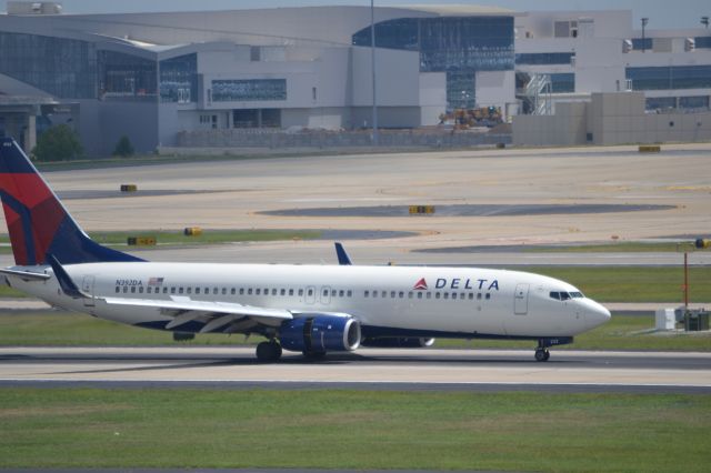 Boeing 737-800 (N392DA)