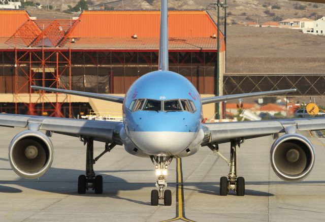 Boeing 757-200 (G-OOBP) - face to face