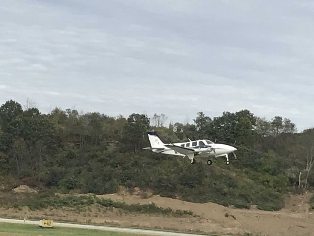 Beechcraft Baron (58) (N707MD)