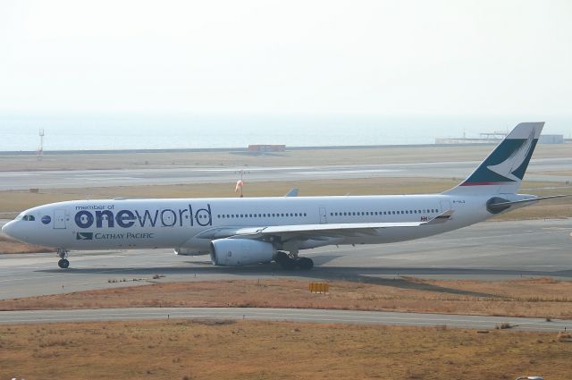 Airbus A330-300 (B-HLU)