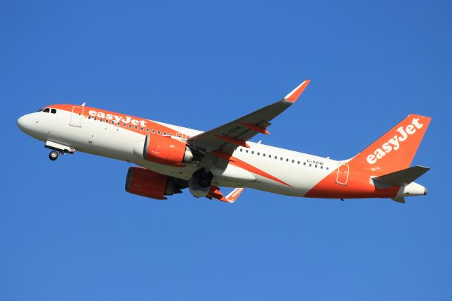 Airbus A320neo (G-UZHR)