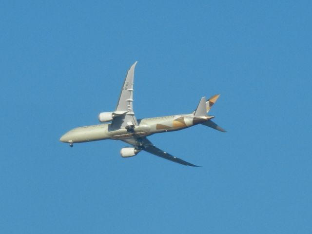 Boeing 787-9 Dreamliner (A6-BLA) - A Etihad Airways Boeing 787-900 Dreamliner Turning Into Dulles Int Airport