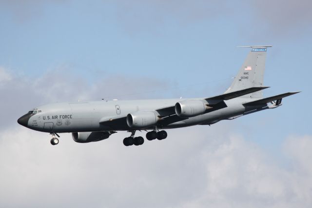 Boeing C-135FR Stratotanker (60-0342) - KC-135 Stratotanker (60-0342) from MacDill Air Force Base on approach to Sarasota-Bradenton International Airport