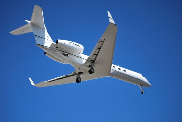 Gulfstream Aerospace Gulfstream V (N144KK) - On final for runway 02 KJQF - 3/30/09