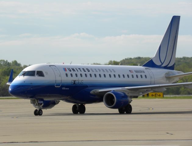 Embraer 170/175 (N865RW)