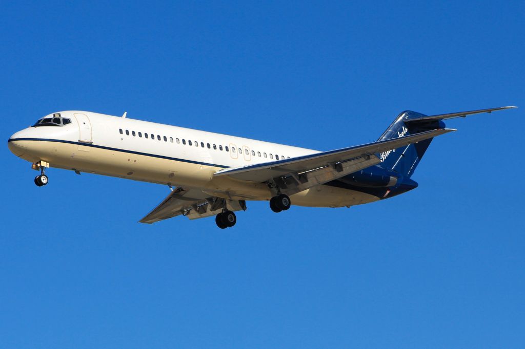 McDonnell Douglas DC-9-30 (N697BJ)