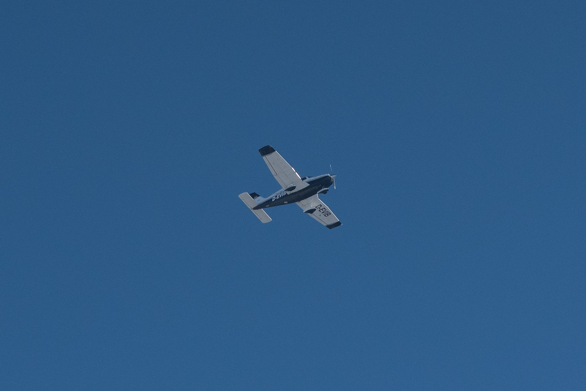Piper Cherokee (D-EVIB)