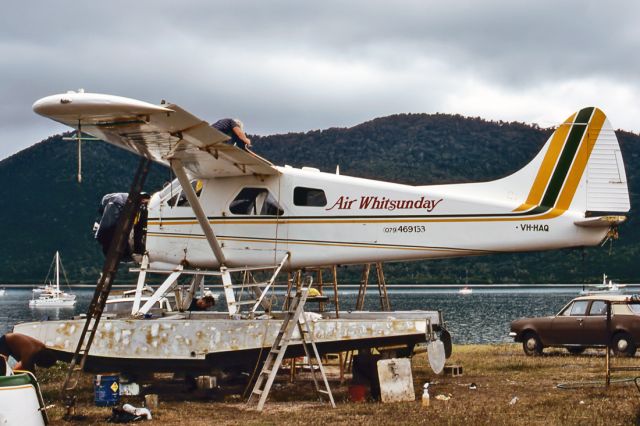 VH-HAQ — - DE HAVILLAND CANADA DHC-2 BEAVER MK1 - REG : VH-HAQ (CN 1477) - WHITSUNDAY PASSAGE QLD. AUSTRALIA 30/6/1986