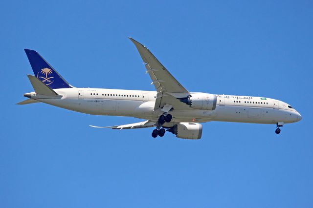 Boeing 787-9 Dreamliner (HZ-ARA)